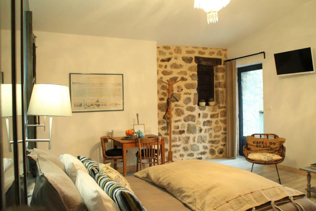Bed and Breakfast La Demeure Des Maitres Chirols Exterior foto